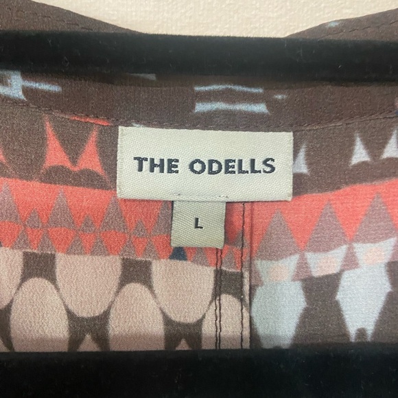 The Odells women's L 100% silk mixed geometric print split neck high low top EUC - Picture 5 of 7